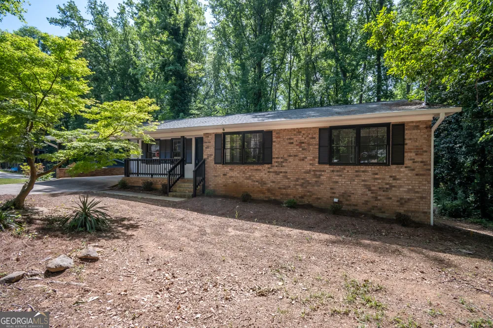 1051 Crooked Creek RD Watkinsville, GA 30677