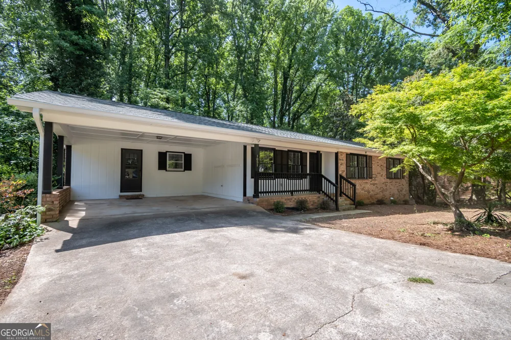 1051 Crooked Creek RD Watkinsville, GA 30677