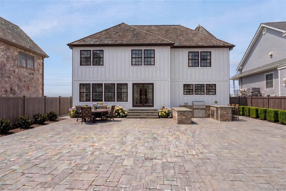 5 Division Avenue Massapequa, NY 11758