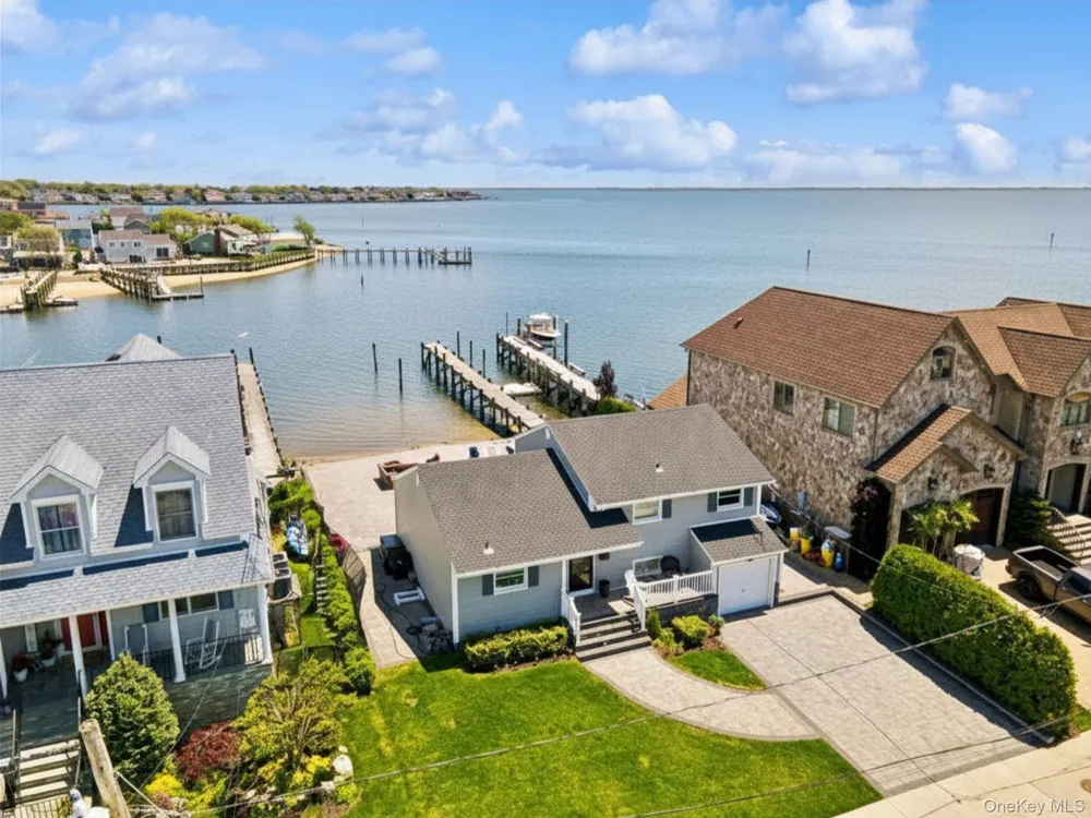 5 Division Avenue Massapequa, NY 11758