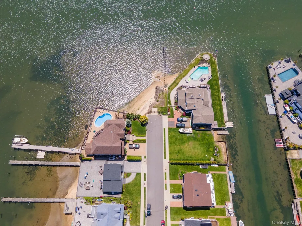 5 Division Avenue Massapequa, NY 11758