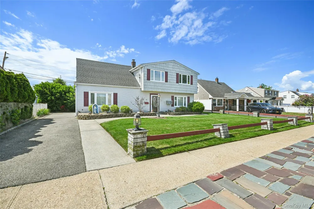16 Sycamore Lane Levittown, NY 11756