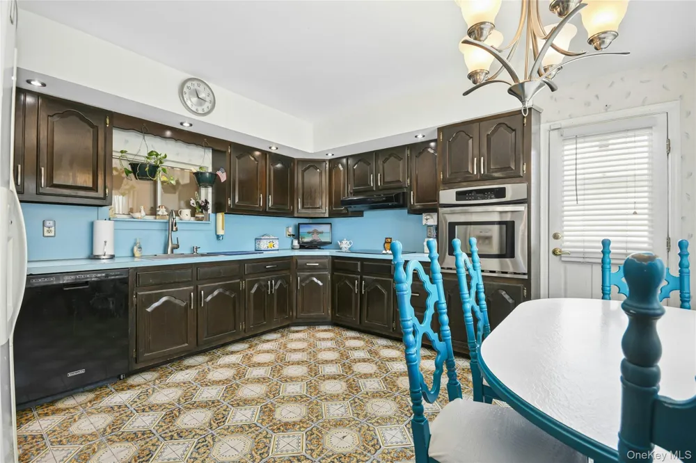 16 Sycamore Lane Levittown, NY 11756