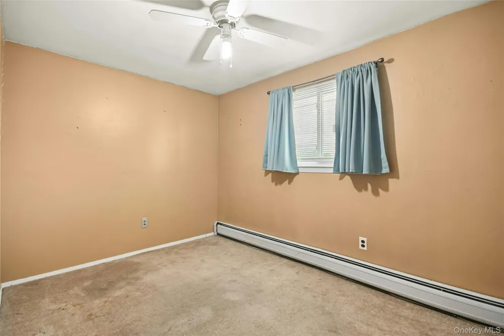 16 Sycamore Lane Levittown, NY 11756