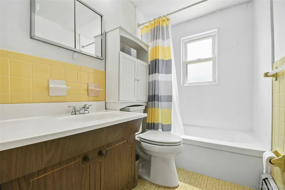 16 Sycamore Lane Levittown, NY 11756