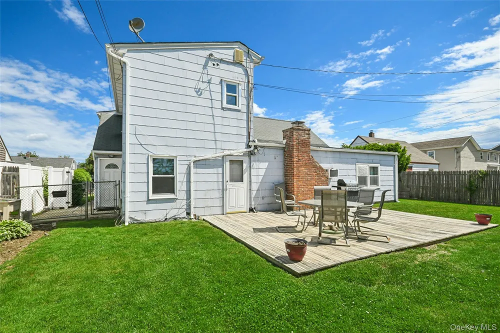 16 Sycamore Lane Levittown, NY 11756