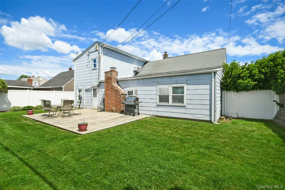 16 Sycamore Lane Levittown, NY 11756