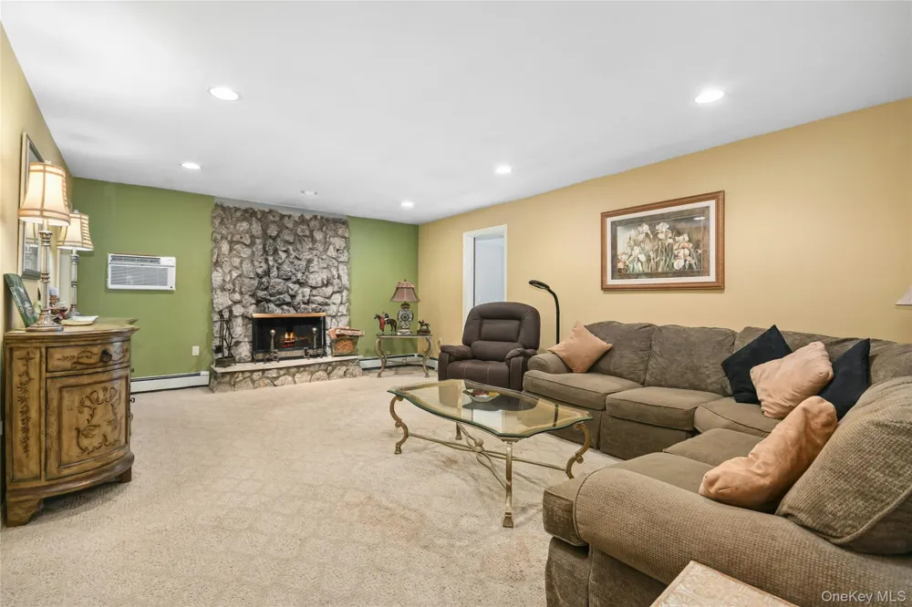 16 Sycamore Lane Levittown, NY 11756