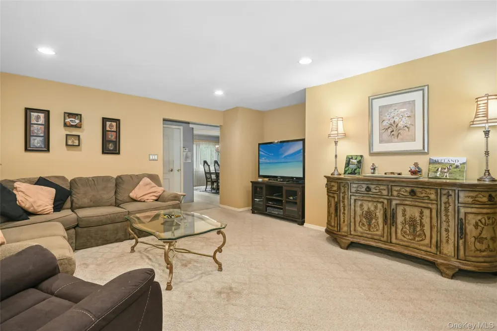 16 Sycamore Lane Levittown, NY 11756