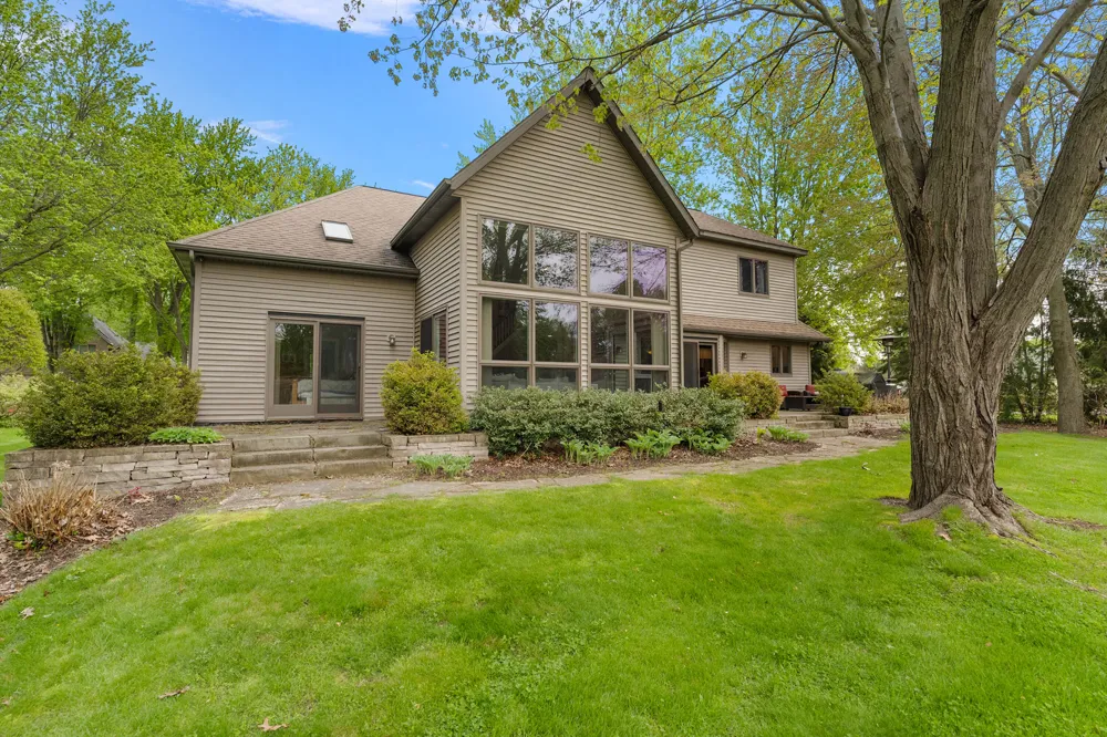2110 Wooded Way Stevensville, MI 49127