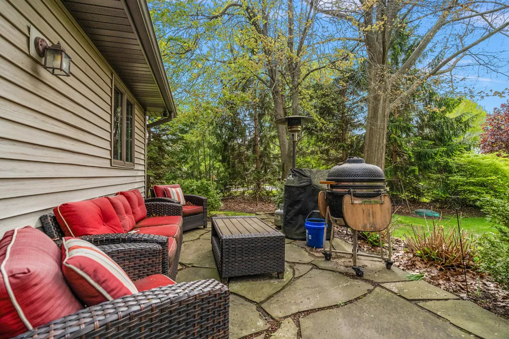 2110 Wooded Way Stevensville, MI 49127