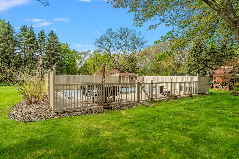 2110 Wooded Way Stevensville, MI 49127