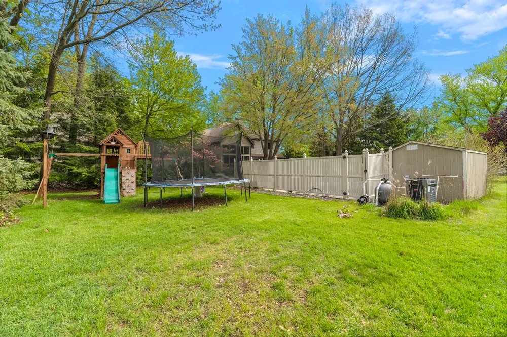2110 Wooded Way Stevensville, MI 49127