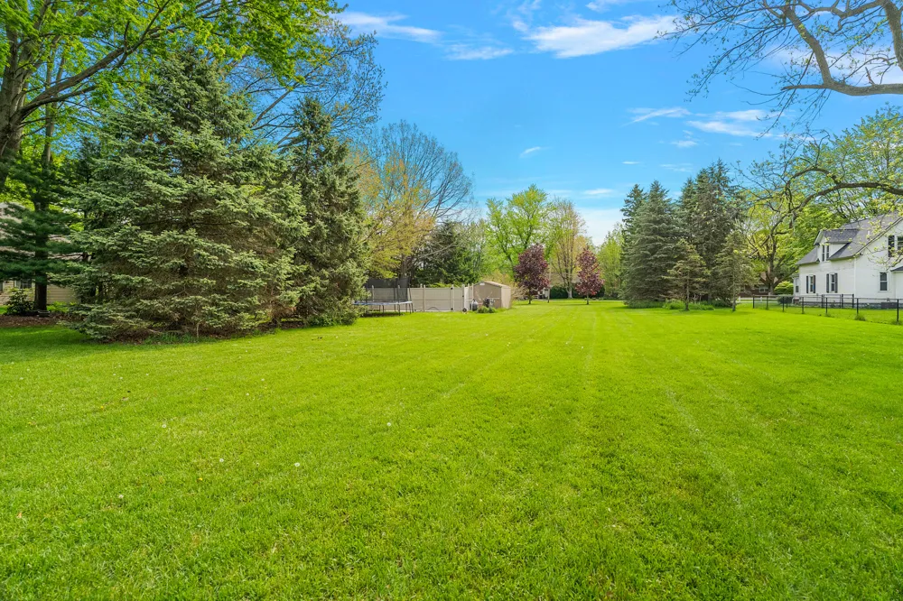 2110 Wooded Way Stevensville, MI 49127