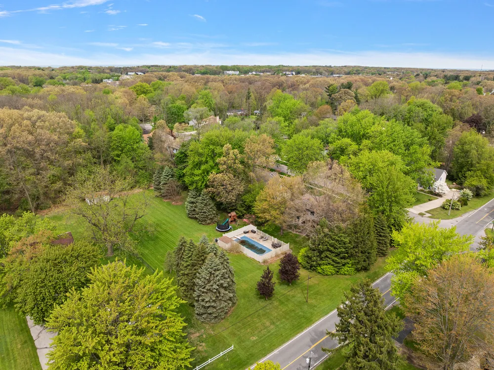 2110 Wooded Way Stevensville, MI 49127
