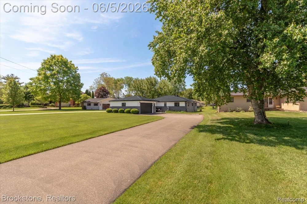3378 Kingsway Drive Highland Charter Township, MI 48356
