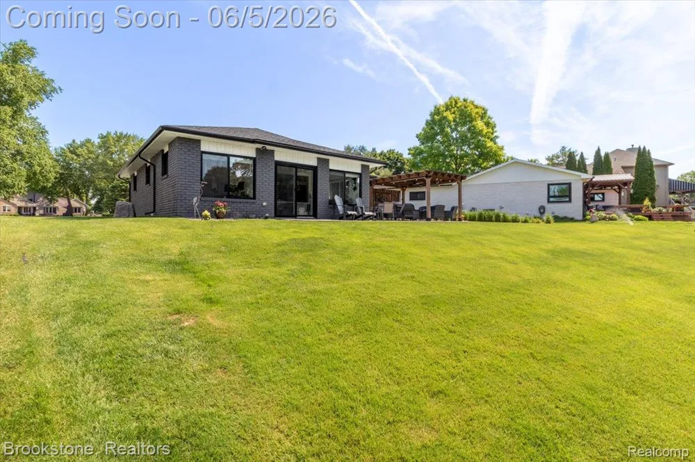 3378 Kingsway Drive Highland Charter Township, MI 48356