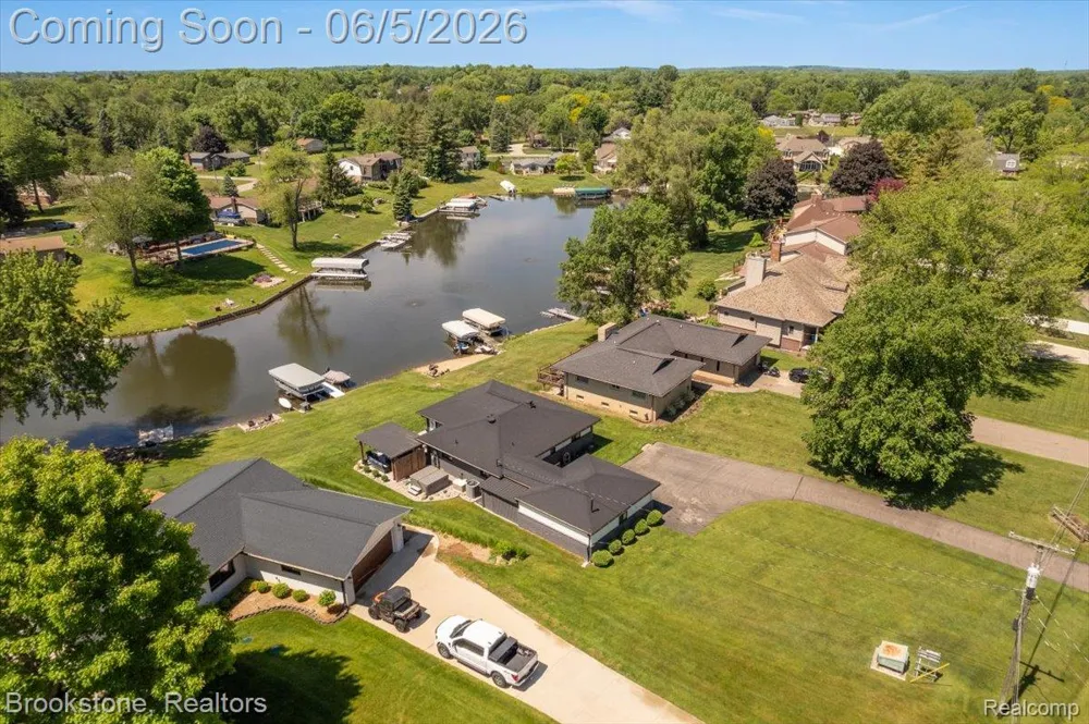 3378 Kingsway Drive Highland Charter Township, MI 48356