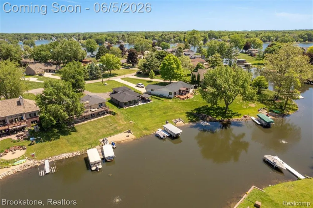 3378 Kingsway Drive Highland Charter Township, MI 48356