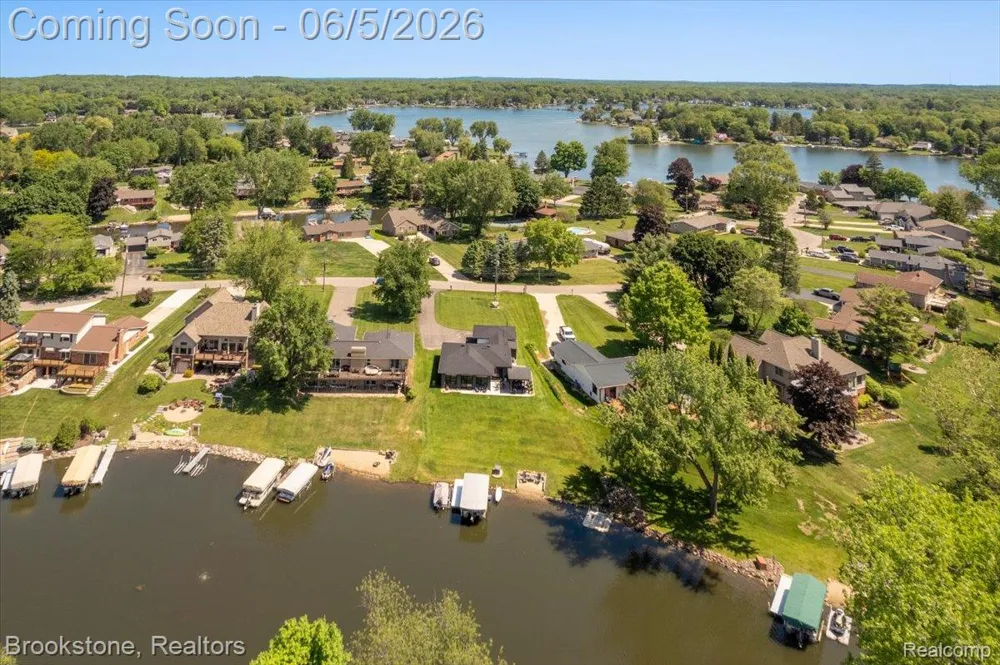 3378 Kingsway Drive Highland Charter Township, MI 48356