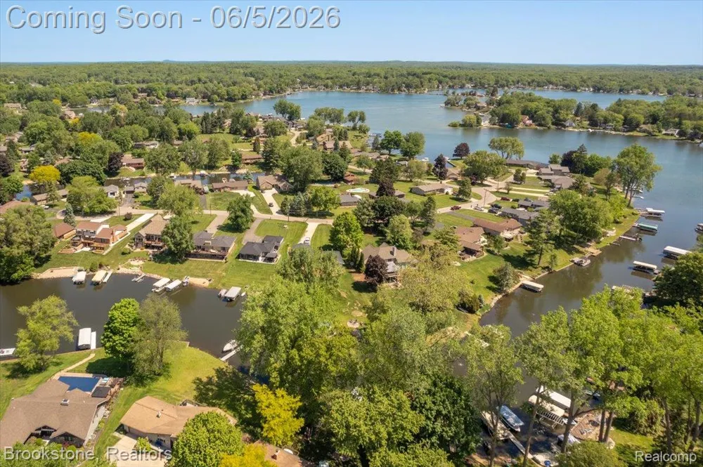 3378 Kingsway Drive Highland Charter Township, MI 48356
