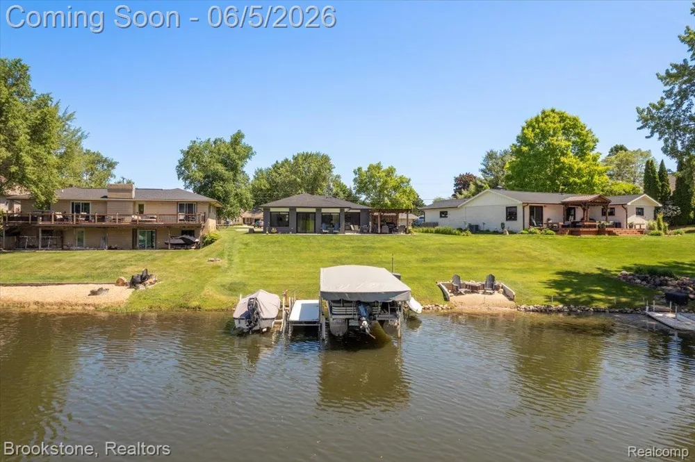 3378 Kingsway Drive Highland Charter Township, MI 48356