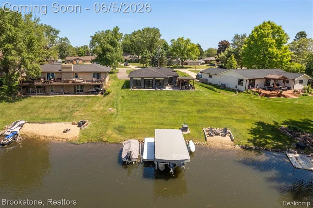 3378 Kingsway Drive Highland Charter Township, MI 48356