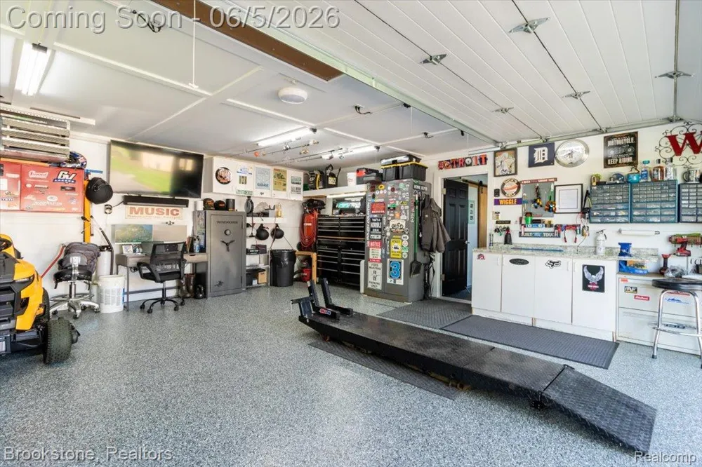 3378 Kingsway Drive Highland Charter Township, MI 48356