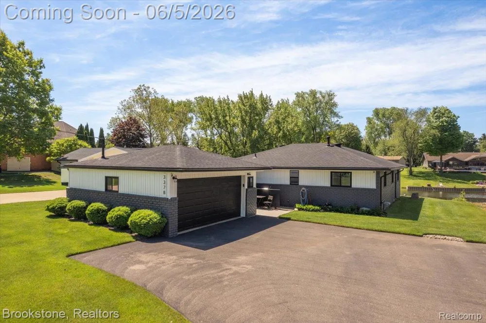 3378 Kingsway Drive Highland Charter Township, MI 48356