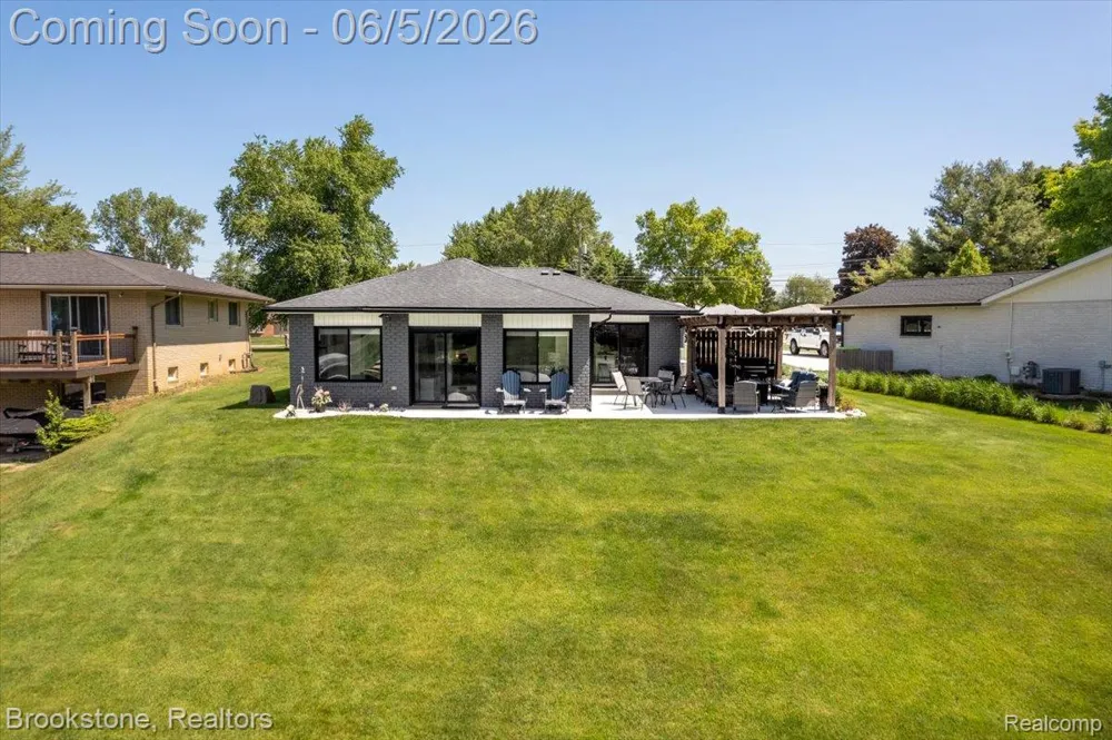 3378 Kingsway Drive Highland Charter Township, MI 48356