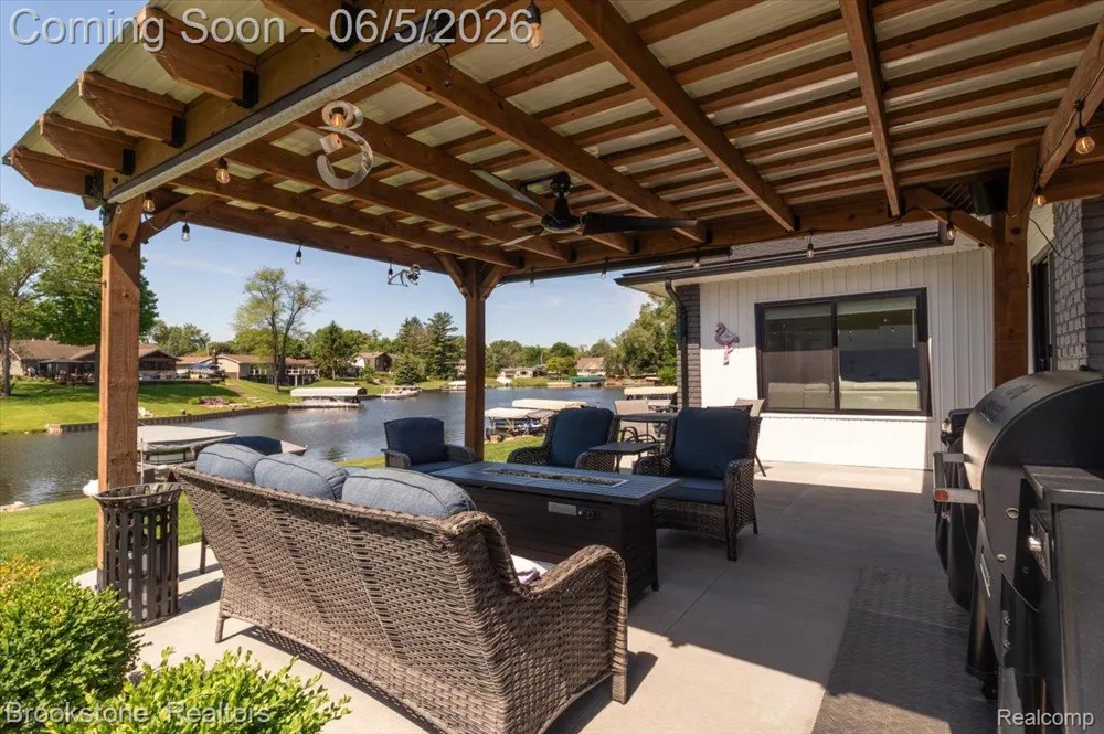 3378 Kingsway Drive Highland Charter Township, MI 48356