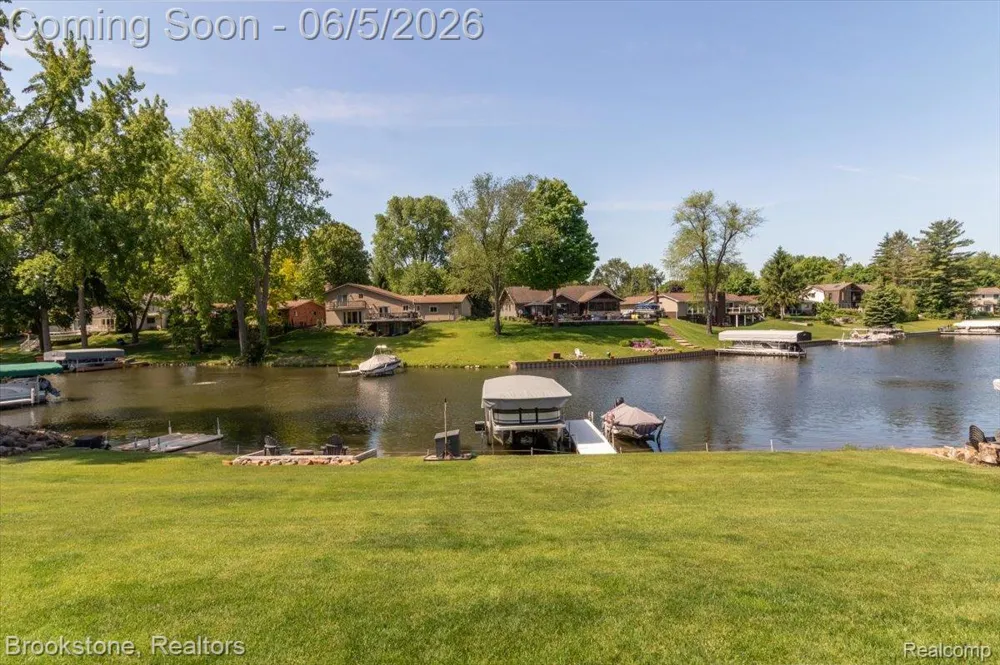 3378 Kingsway Drive Highland Charter Township, MI 48356