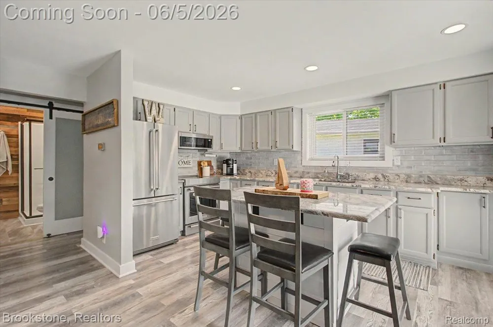 3378 Kingsway Drive Highland Charter Township, MI 48356