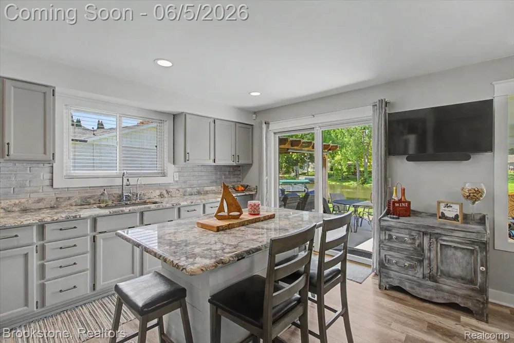 3378 Kingsway Drive Highland Charter Township, MI 48356