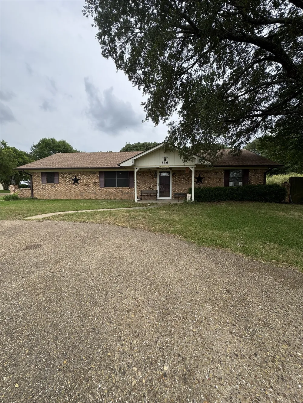 636 E Kempner Street Mabank, TX 75147