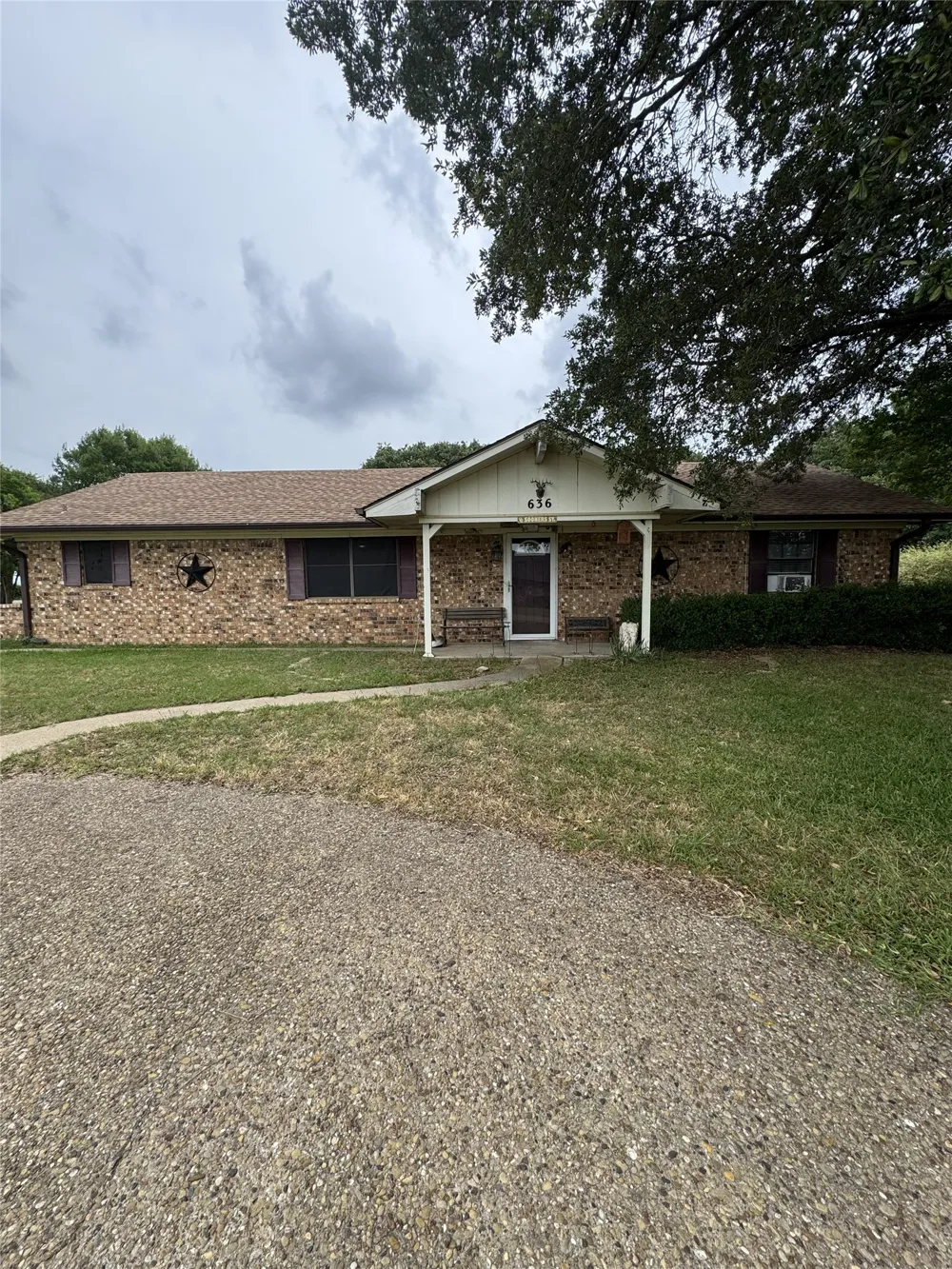 636 E Kempner Street Mabank, TX 75147