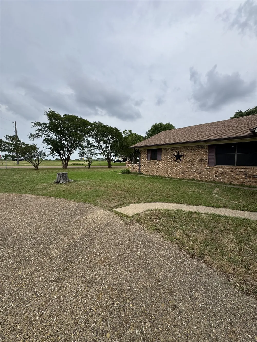 636 E Kempner Street Mabank, TX 75147