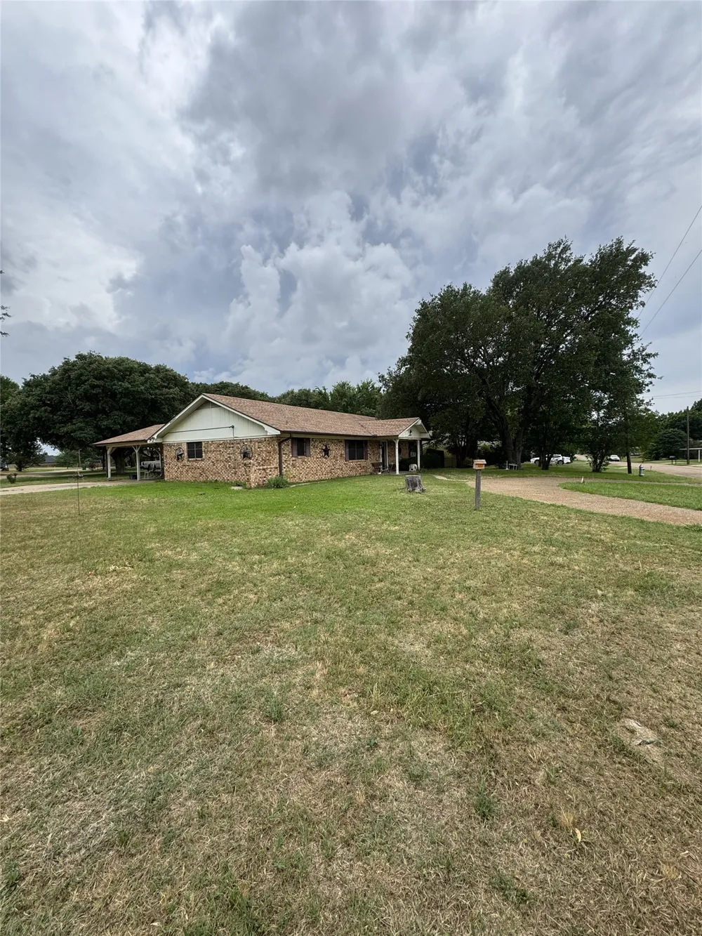 636 E Kempner Street Mabank, TX 75147