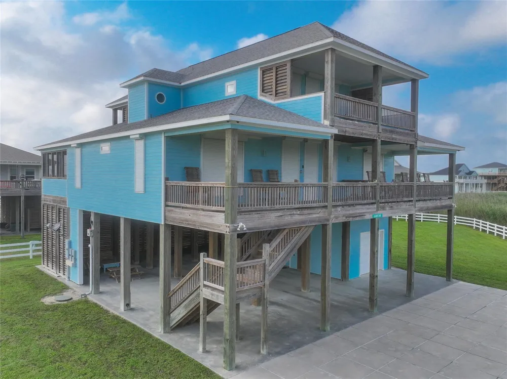 810 4th Street Port Bolivar, TX 77650