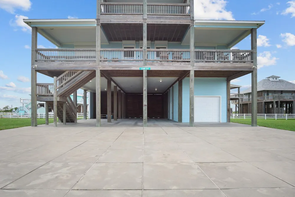 810 4th Street Port Bolivar, TX 77650