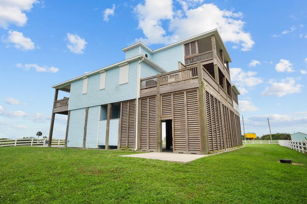 810 4th Street Port Bolivar, TX 77650