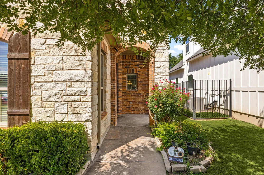 332 Ancient Oak Way San Marcos, TX 78666