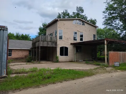 9611 Private Road 3826
