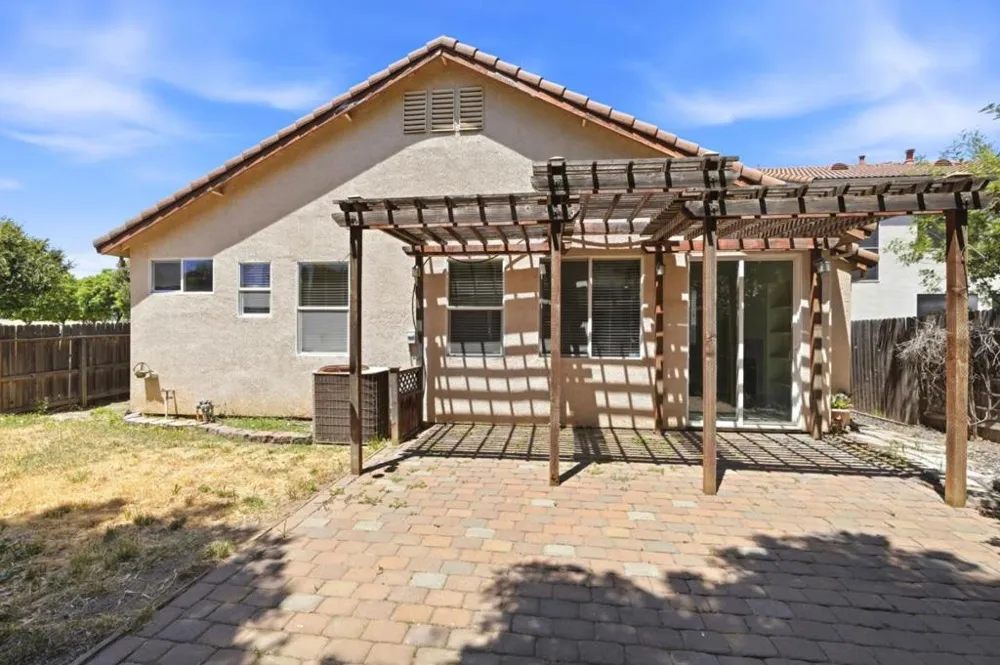 9400 Trolio Way Elk Grove, CA 95624