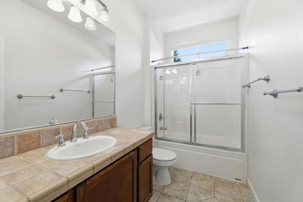 9400 Trolio Way Elk Grove, CA 95624