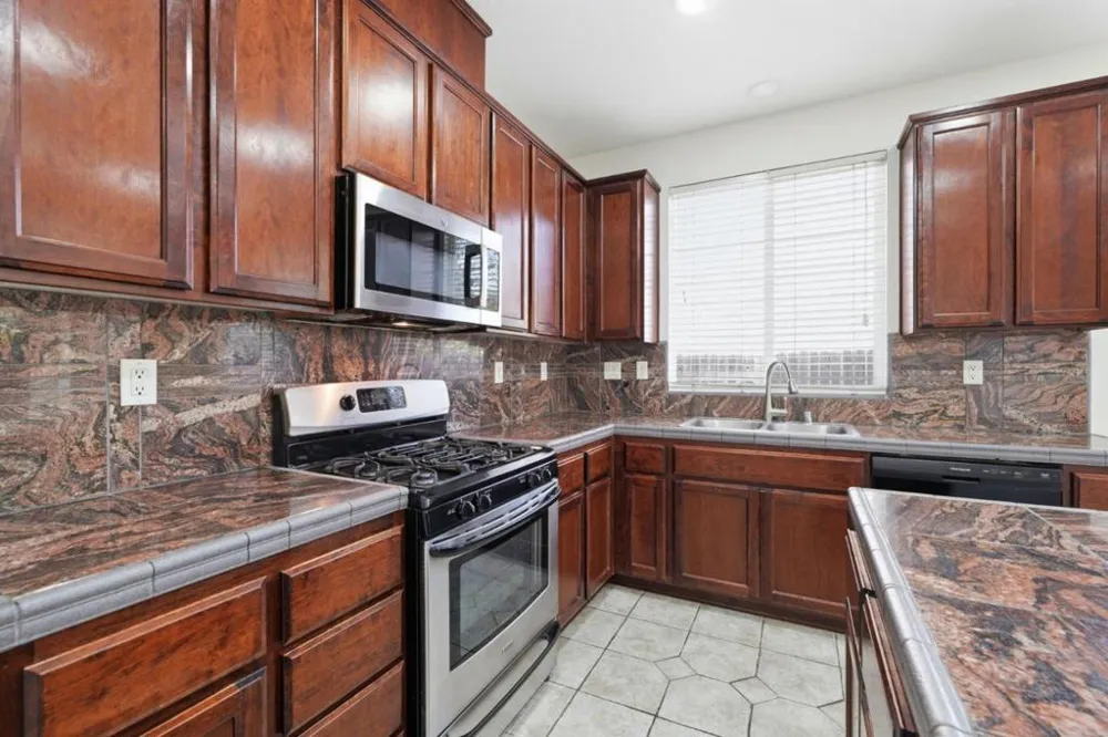 9400 Trolio Way Elk Grove, CA 95624