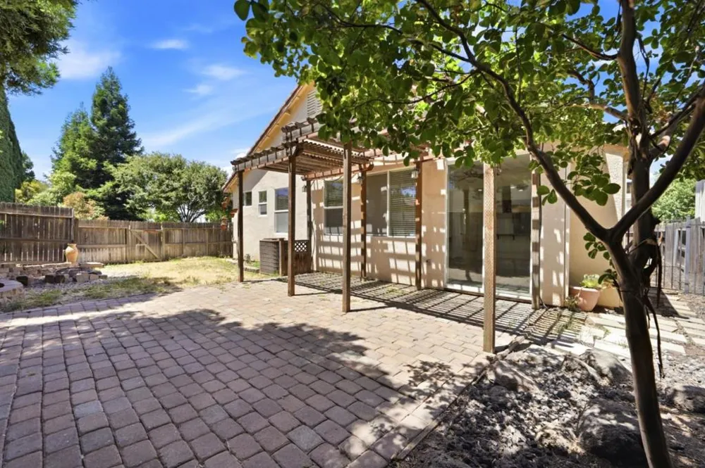 9400 Trolio Way Elk Grove, CA 95624