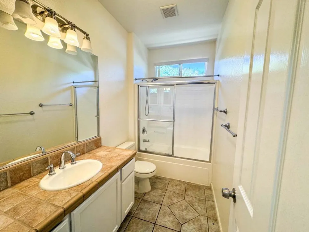 9400 Trolio Way Elk Grove, CA 95624