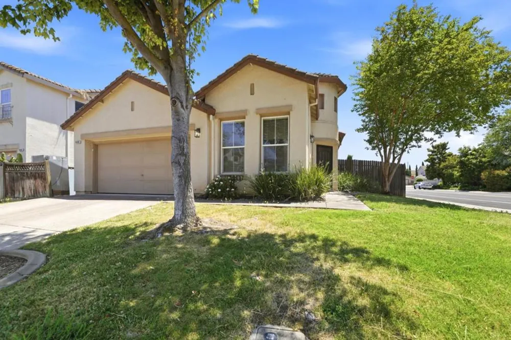9400 Trolio Way Elk Grove, CA 95624