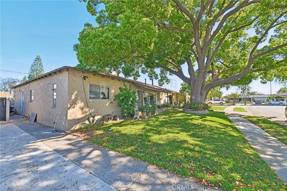 13944 Brightwell Ave Paramount, CA 90723